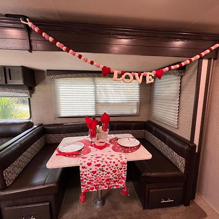 Отель Lake Front Rv Experience Close To Port Canaveral And Kennedy Space Center Тайтусвилл Экстерьер фото
